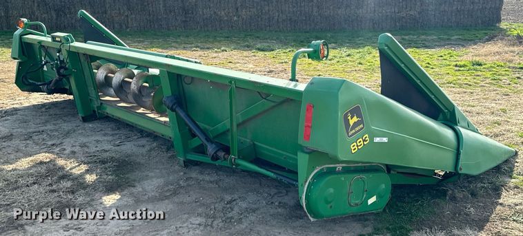 image for item OD9829 1996 John Deere 893  corn head