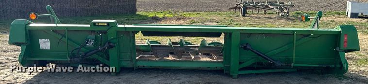 image for item OD9829 1996 John Deere 893  corn head