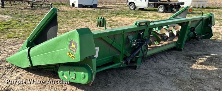 image for item OD9829 1996 John Deere 893  corn head