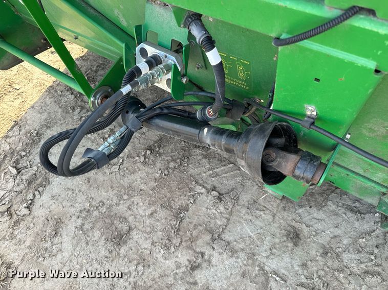 image for item OD9829 1996 John Deere 893  corn head