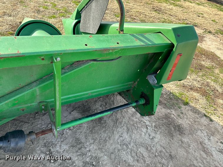 image for item OD9829 1996 John Deere 893  corn head