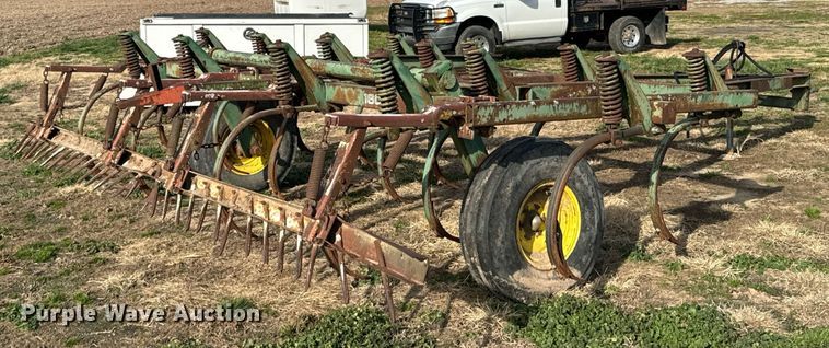 image for item OD9830 John Deere  chisel