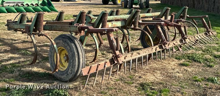 image for item OD9830 John Deere  chisel