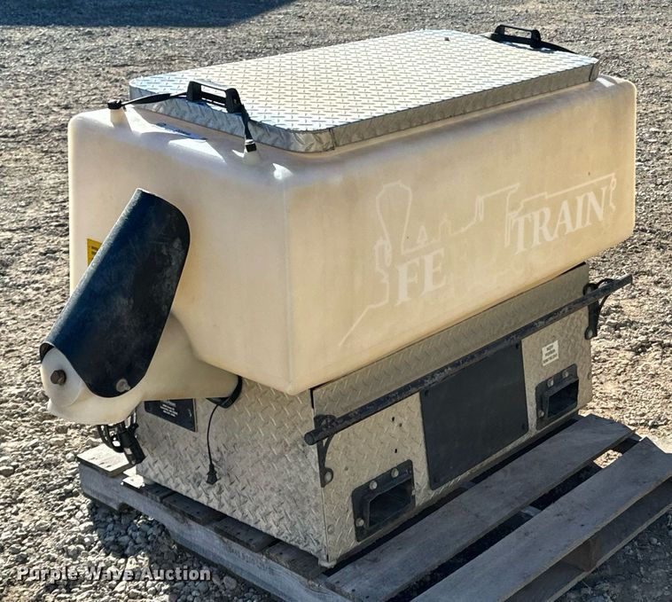 image for item OD9846 Feed Train  UTV feeder