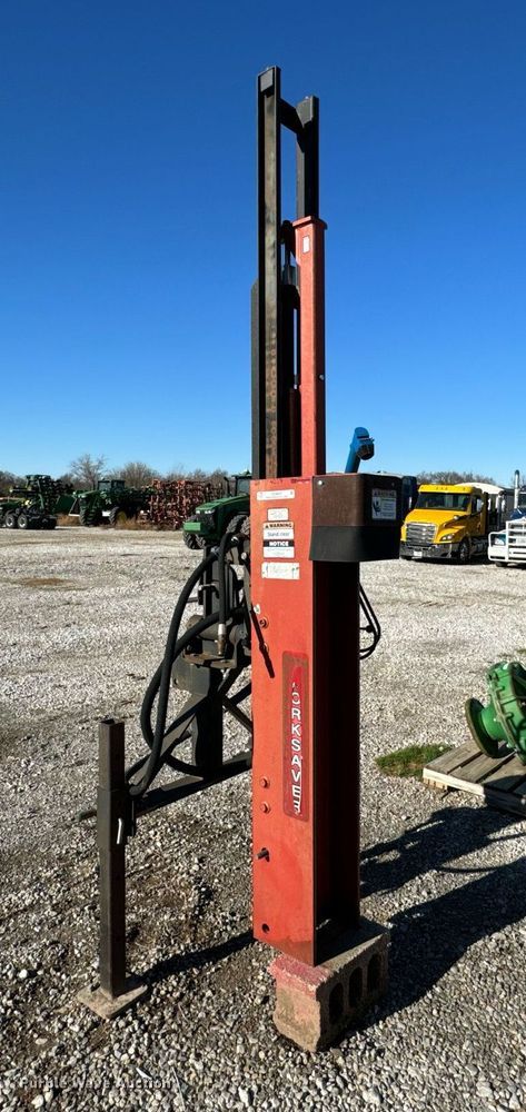 image for item OD9853 WorkSaver HDP-20  post driver