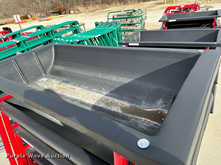 image for item OD9867 (5) B&W PT15070 bunk feeders