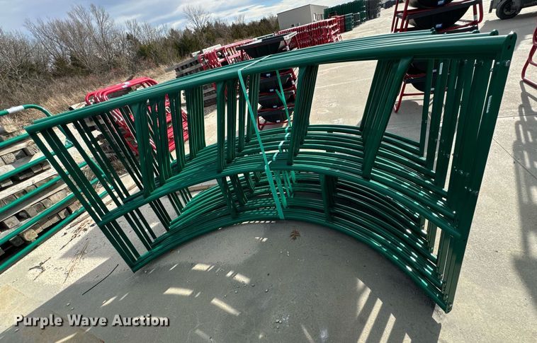 image for item OD9869 (5) B&W PT17020 bale feeders