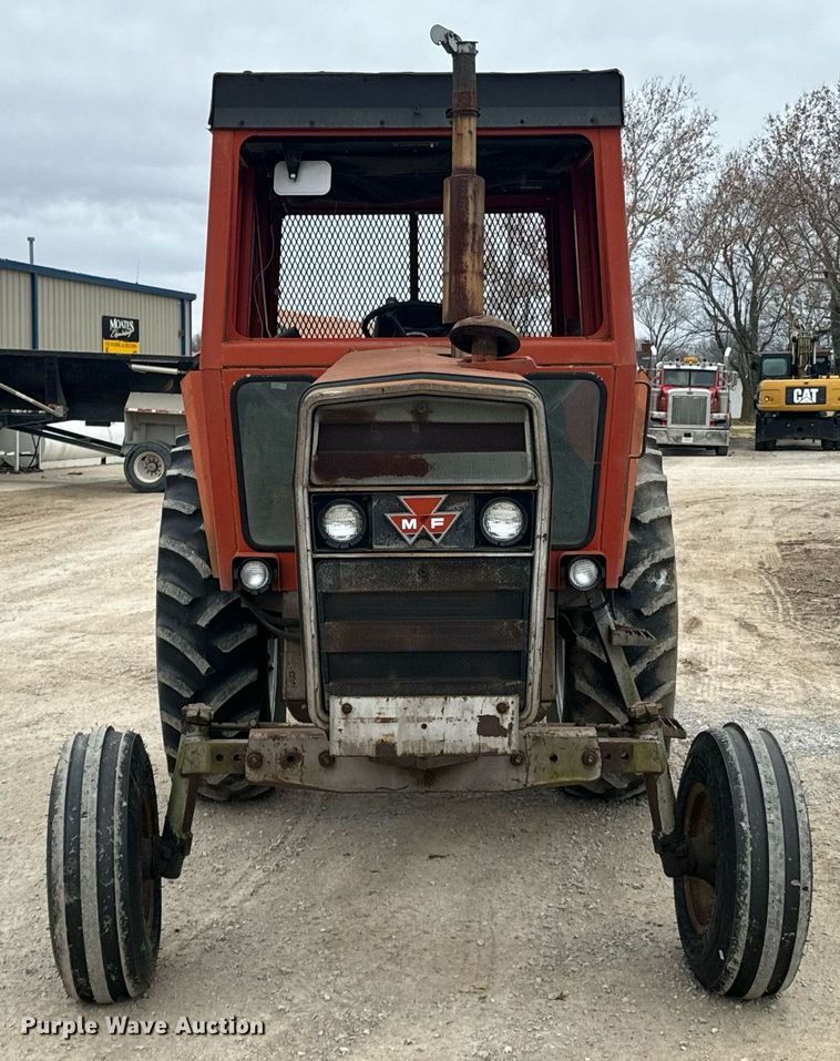 image for item OD9889 1976 Massey Ferguson 1085  tractor