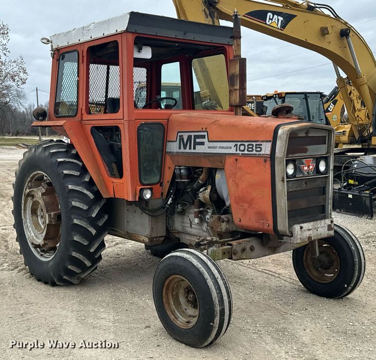 image for item OD9889 1976 Massey Ferguson 1085  tractor