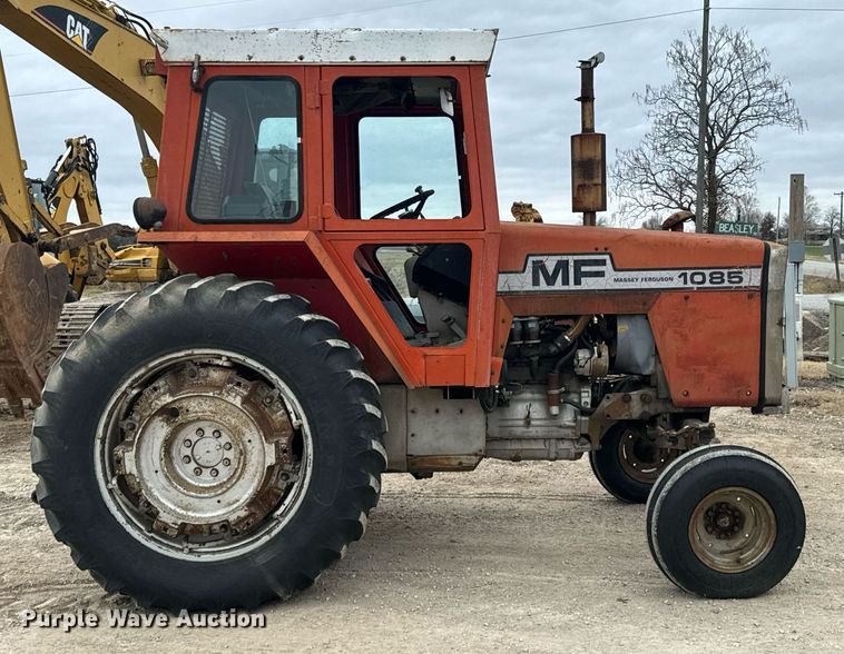 image for item OD9889 1976 Massey Ferguson 1085  tractor