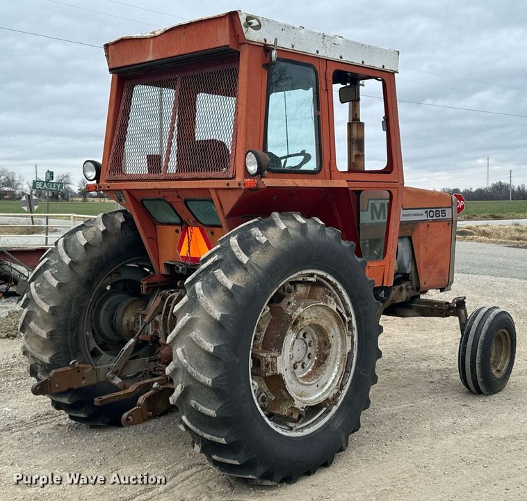 image for item OD9889 1976 Massey Ferguson 1085  tractor