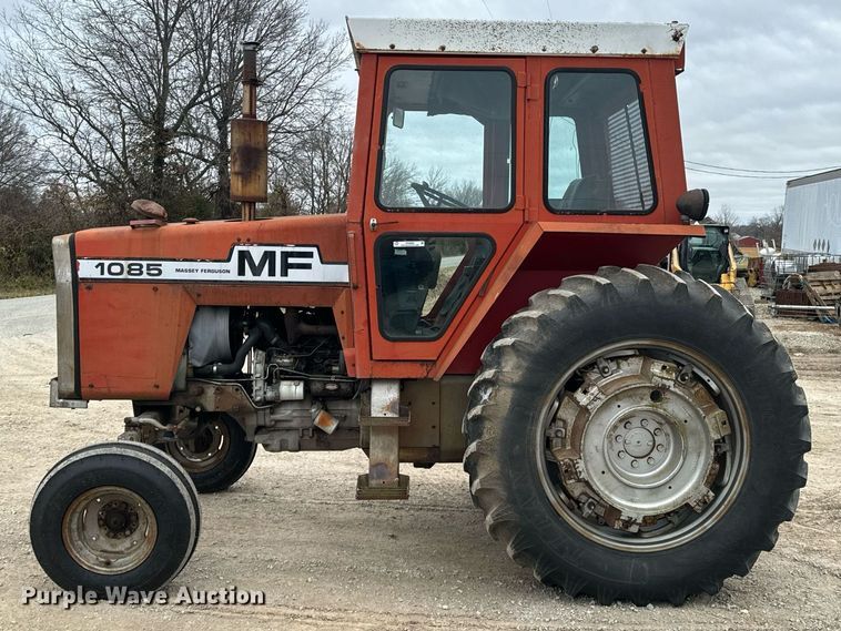 image for item OD9889 1976 Massey Ferguson 1085  tractor