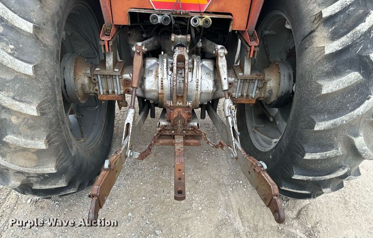 image for item OD9889 1976 Massey Ferguson 1085  tractor