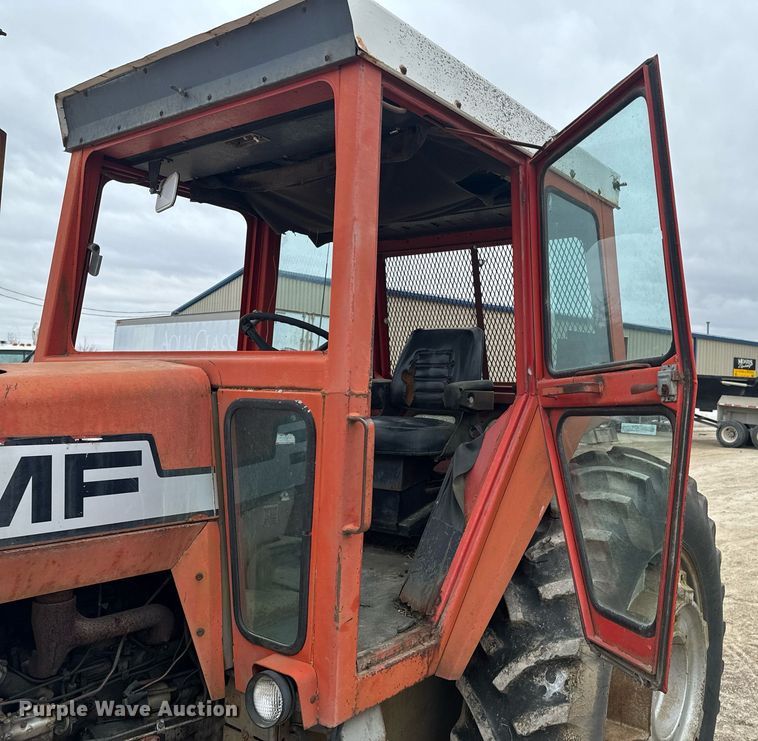 image for item OD9889 1976 Massey Ferguson 1085  tractor