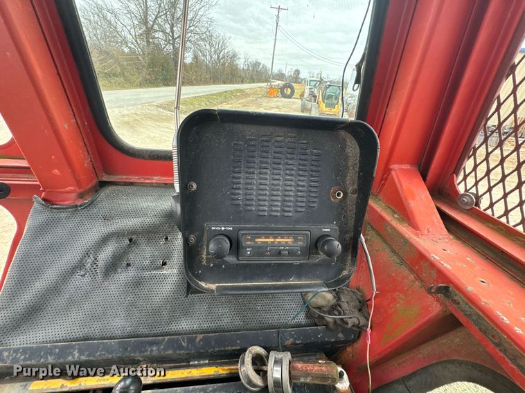 image for item OD9889 1976 Massey Ferguson 1085  tractor