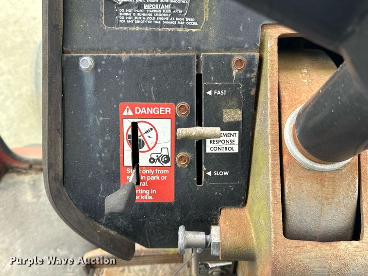 image for item OD9889 1976 Massey Ferguson 1085  tractor