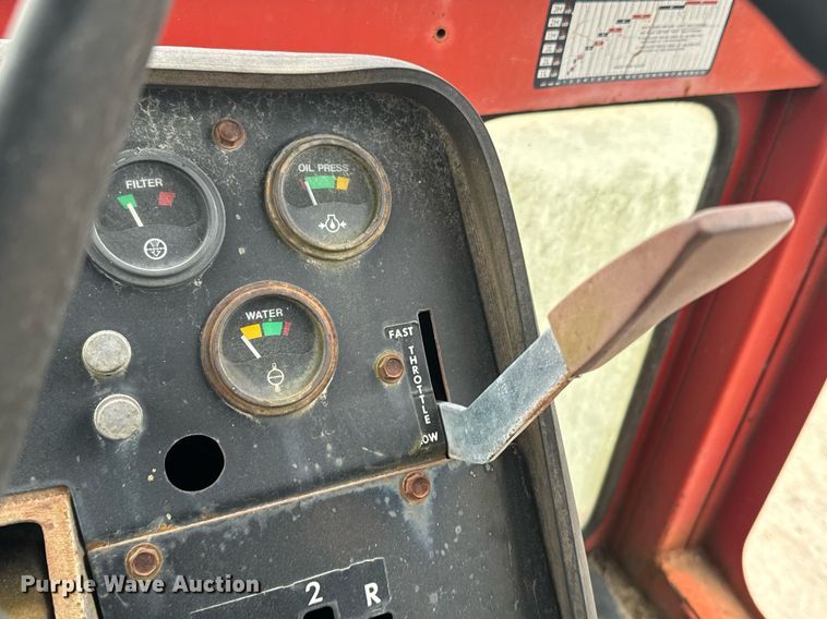 image for item OD9889 1976 Massey Ferguson 1085  tractor