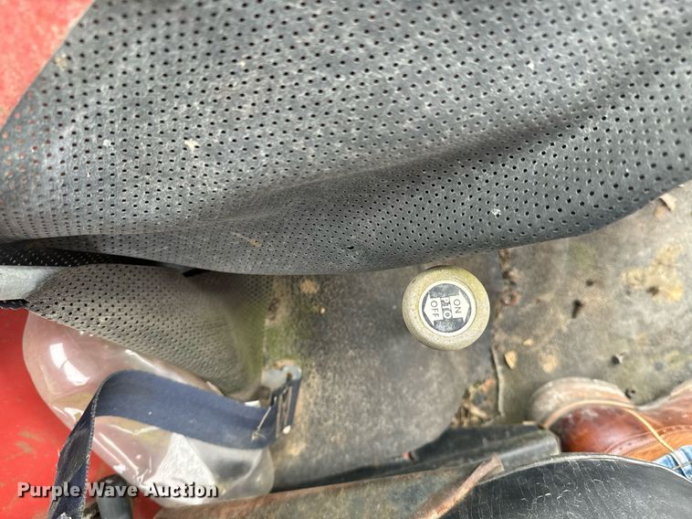 image for item OD9889 1976 Massey Ferguson 1085  tractor