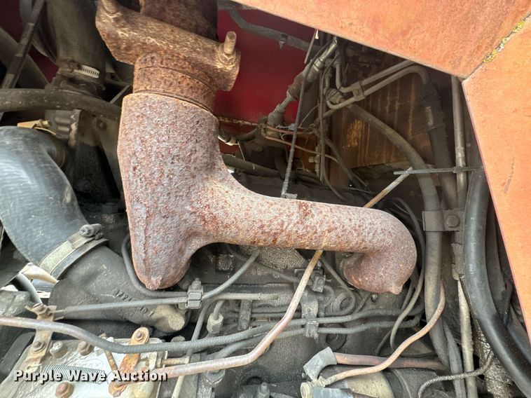 image for item OD9889 1976 Massey Ferguson 1085  tractor