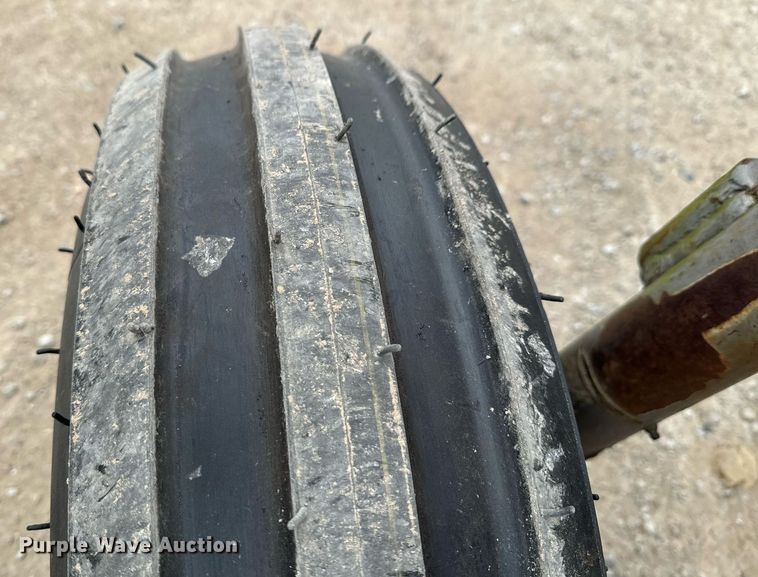 image for item OD9889 1976 Massey Ferguson 1085  tractor