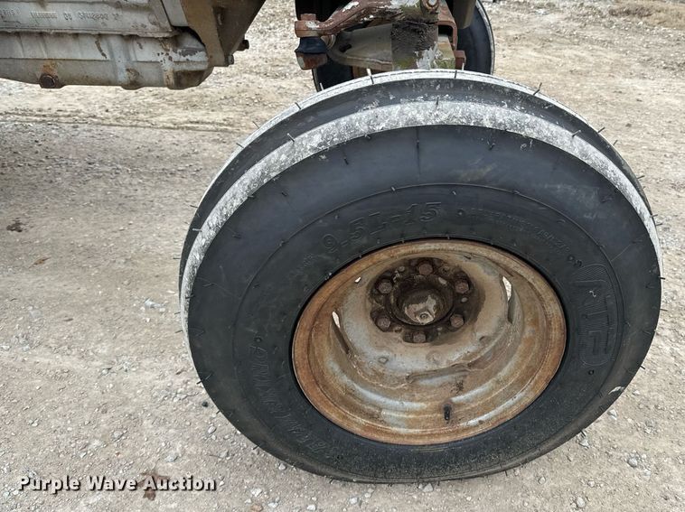 image for item OD9889 1976 Massey Ferguson 1085  tractor