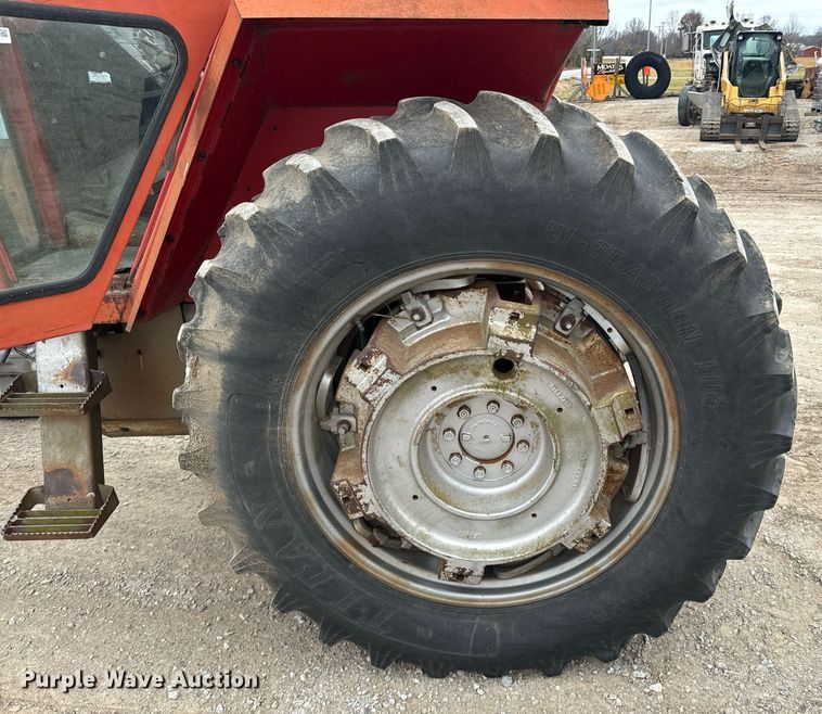 image for item OD9889 1976 Massey Ferguson 1085  tractor