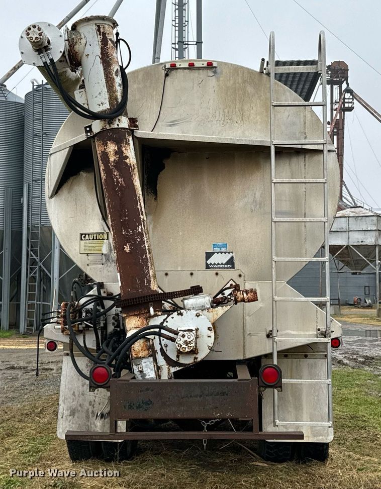 image for item OD9893 1984 International F2575  feed delivery truck