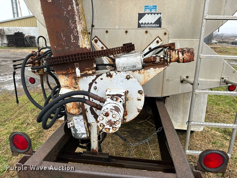 image for item OD9893 1984 International F2575  feed delivery truck