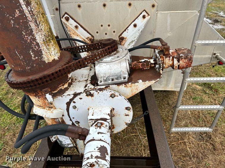 image for item OD9893 1984 International F2575  feed delivery truck