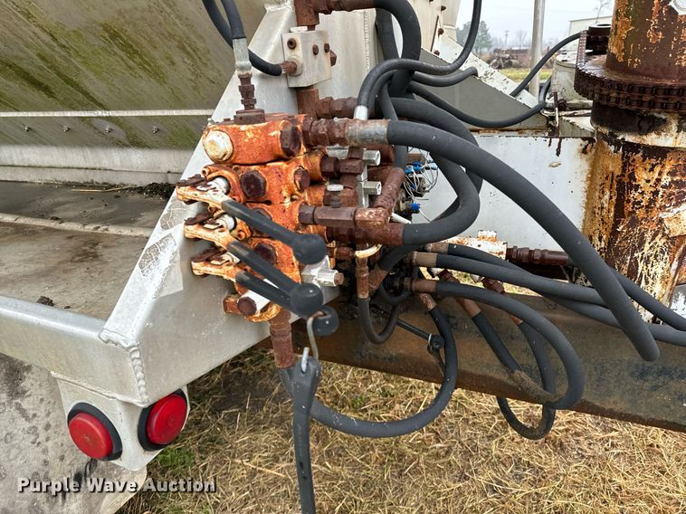 image for item OD9893 1984 International F2575  feed delivery truck