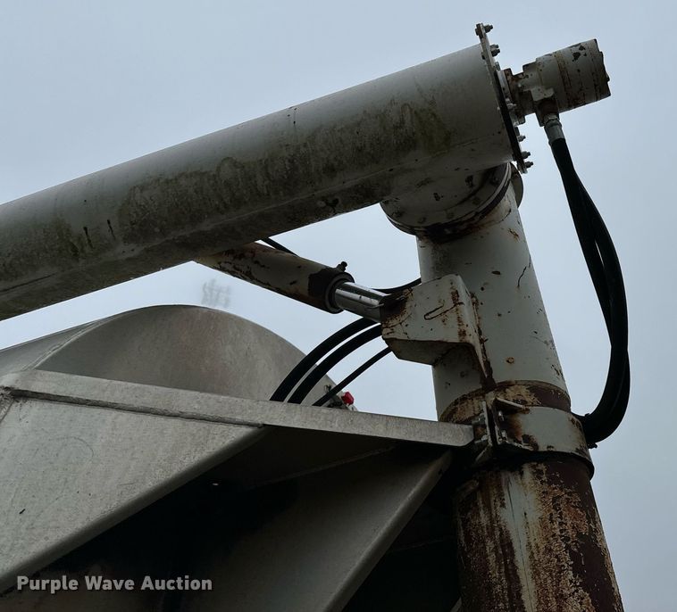 image for item OD9893 1984 International F2575  feed delivery truck