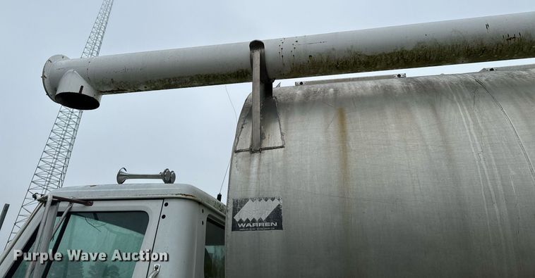 image for item OD9893 1984 International F2575  feed delivery truck