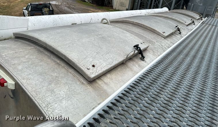 image for item OD9893 1984 International F2575  feed delivery truck