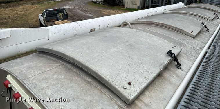 image for item OD9893 1984 International F2575  feed delivery truck