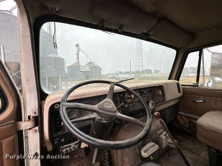 image for item OD9893 1984 International F2575  feed delivery truck