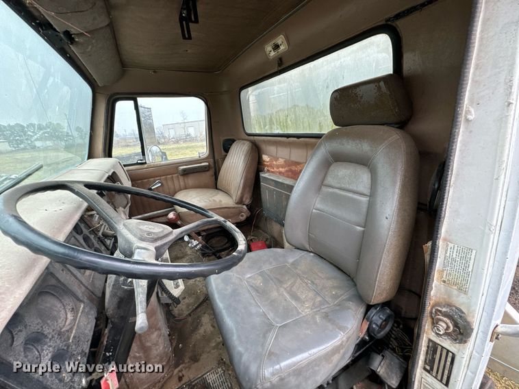 image for item OD9893 1984 International F2575  feed delivery truck