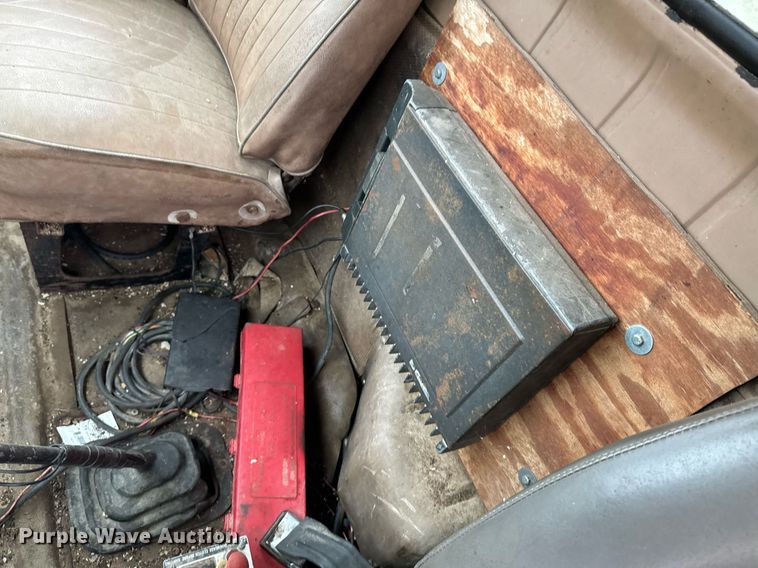 image for item OD9893 1984 International F2575  feed delivery truck