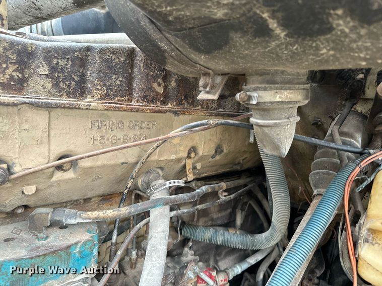 image for item OD9893 1984 International F2575  feed delivery truck