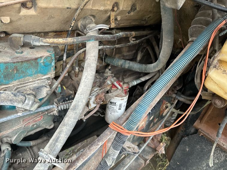 image for item OD9893 1984 International F2575  feed delivery truck