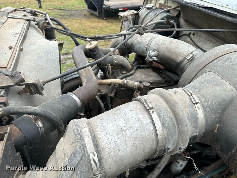 image for item OD9893 1984 International F2575  feed delivery truck