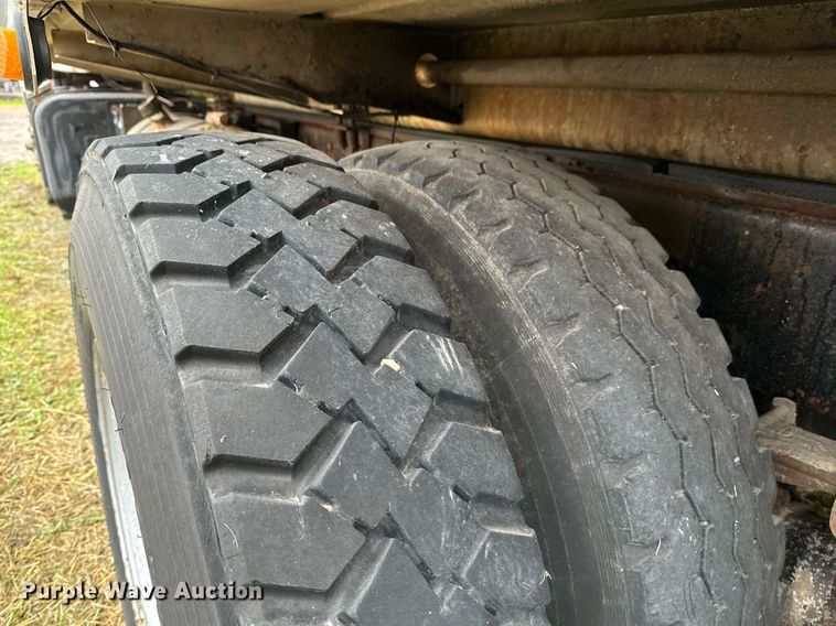 image for item OD9893 1984 International F2575  feed delivery truck