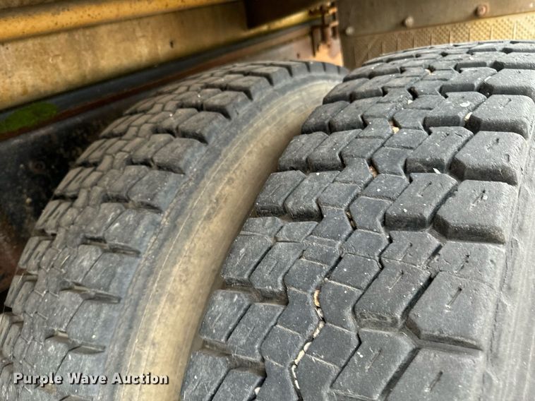 image for item OD9893 1984 International F2575  feed delivery truck