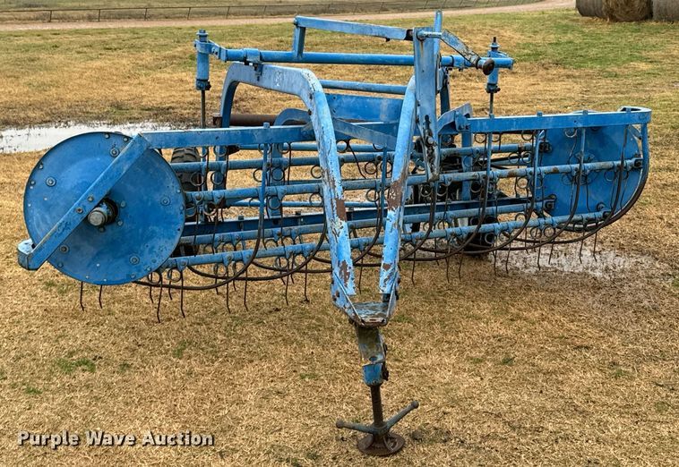 image for item OD9898 Ford 513  hay rake