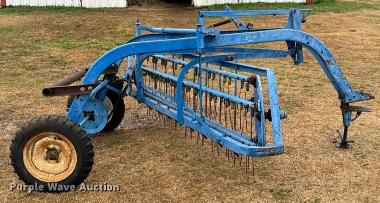 image for item OD9898 Ford 513  hay rake