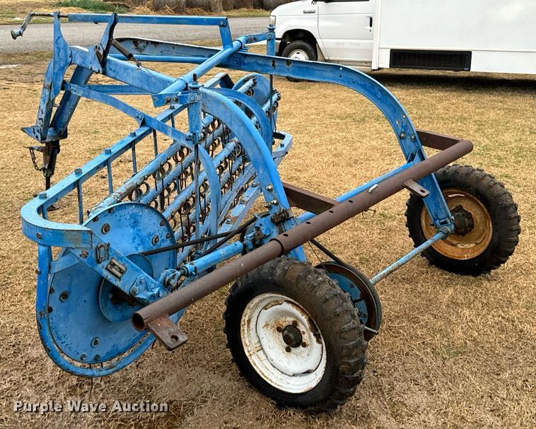 image for item OD9898 Ford 513  hay rake