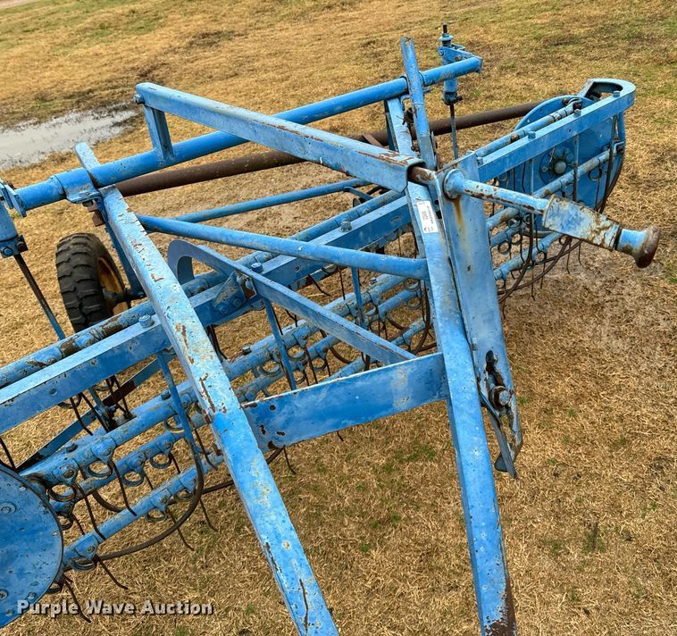 image for item OD9898 Ford 513  hay rake