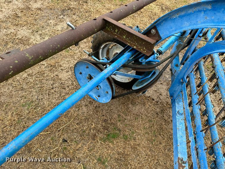 image for item OD9898 Ford 513  hay rake