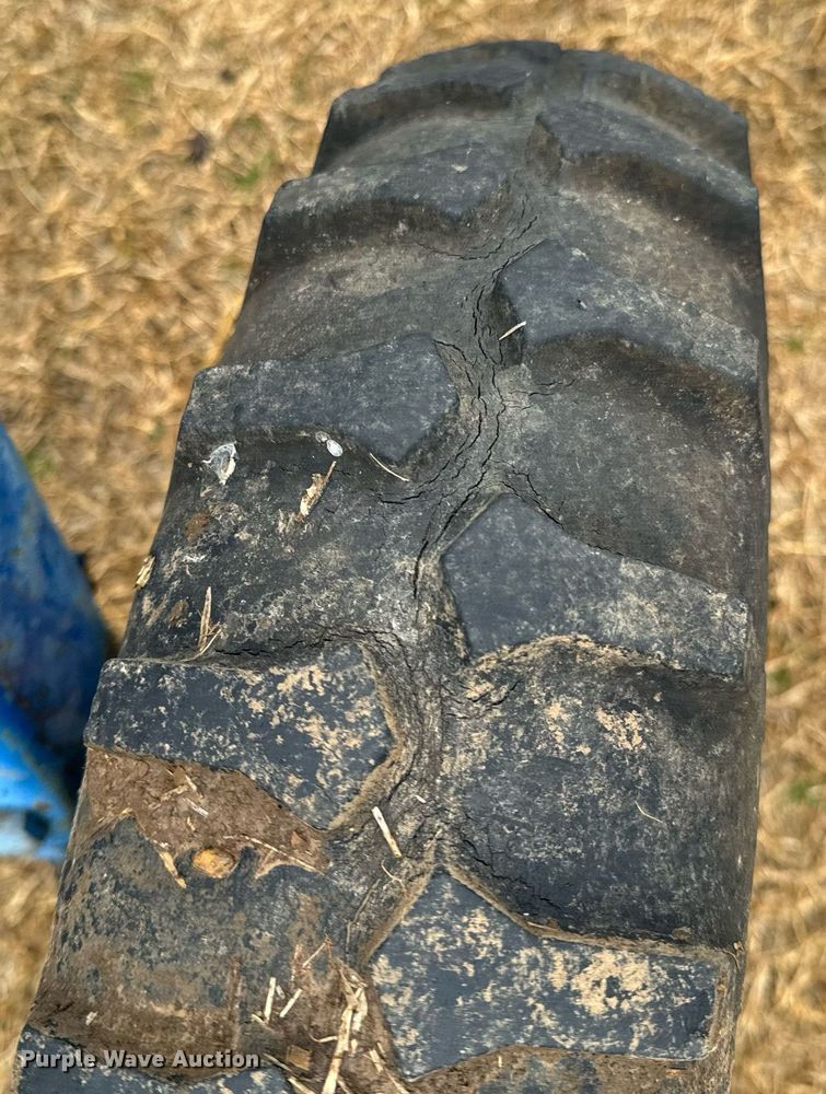 image for item OD9898 Ford 513  hay rake