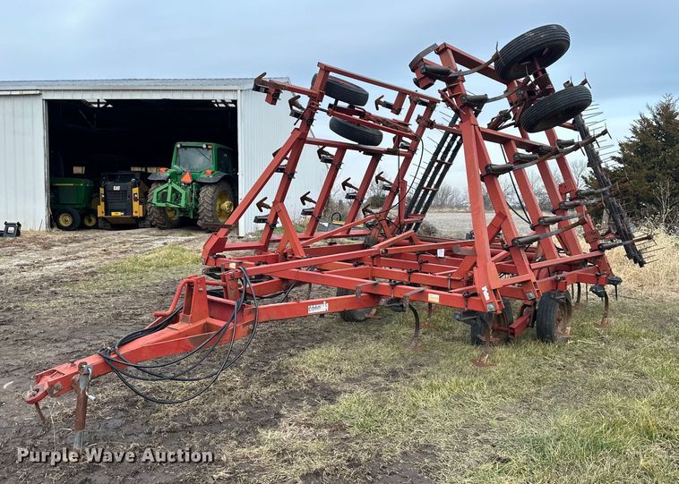 image for item OF9215 Case IH 4800  field cultivator