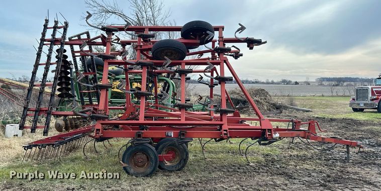 image for item OF9215 Case IH 4800  field cultivator